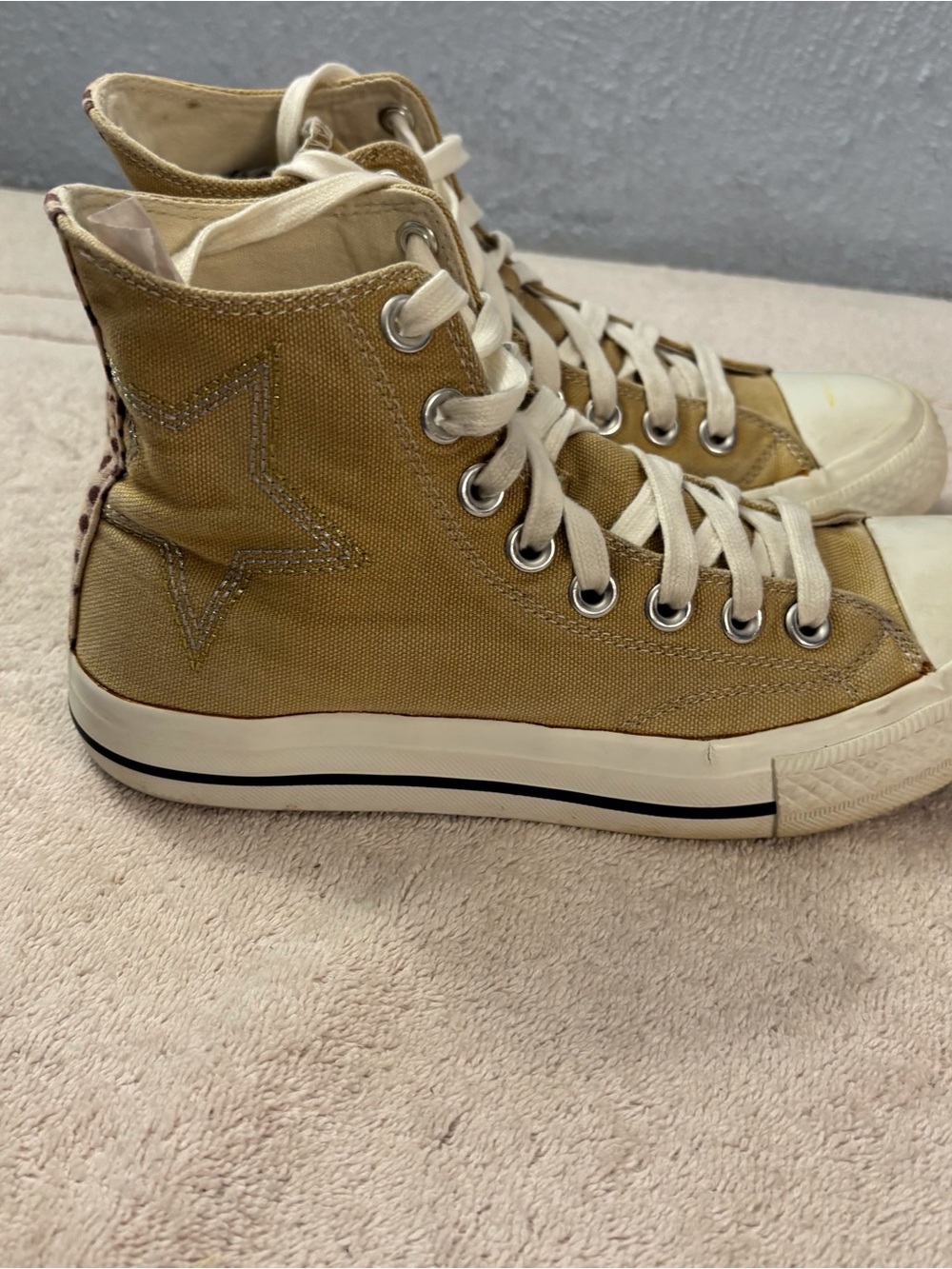 CCOCCI Tan High-Top Canvas Athletic Sneakers with White Soles SZ 7 Star kids